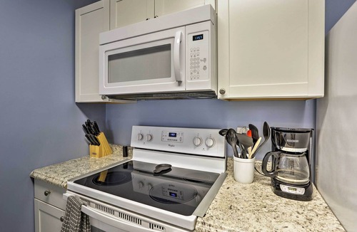Bel Air House | Family Getaway, 1 Block to Ocean - 2 BR + Bunks