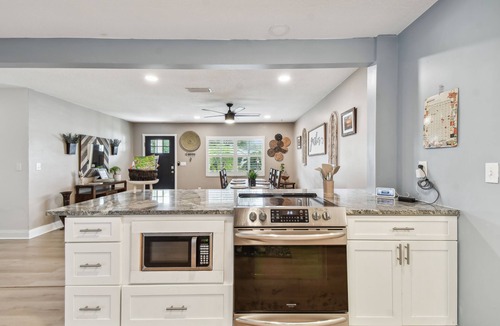 St. Augustine South House | Family HEATED POOL mins to dt/ beaches/inlet, 2 boat drops, pets ok