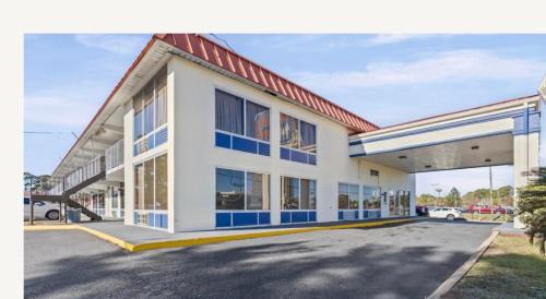 Mobile Hotel | Family Inns of America - Mobile