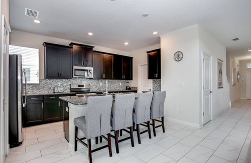 Davenport House | Family Movie Nights! Game Room! Champions Gate Resort Near Disney!