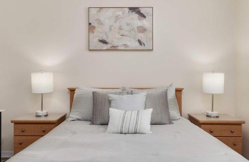 Solana House | Family Retreat near Disney with Pool & Game Room
