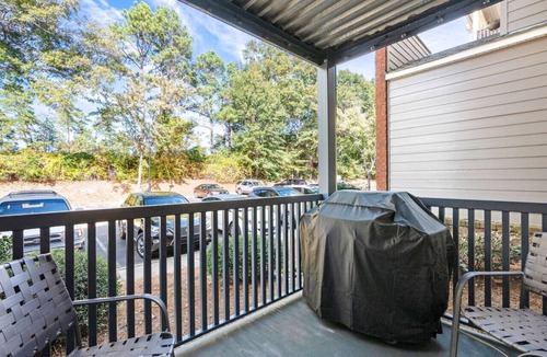 Auburn Apartment | *Family Stay 2 minutes to downtown Sleeps 10