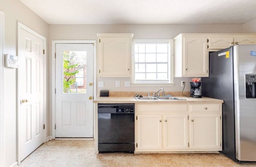 Gunter Afs House | Family & Wellness Retreat Sleeps 8 Near AUBURN