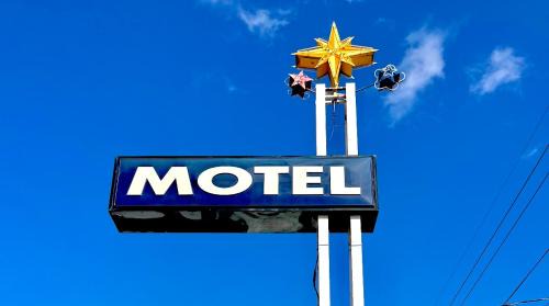 Starkville Hotel | Far Out Motel