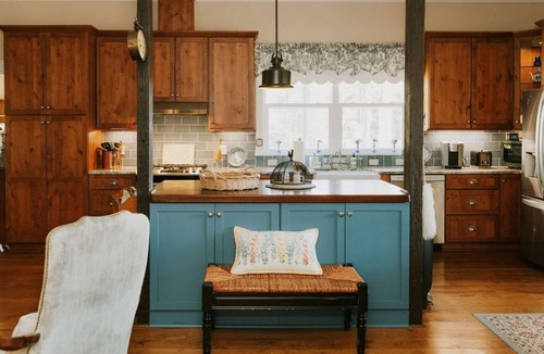 Tallahassee House | Farm stay with gorgeous view! Come stay at the Bird House on Nutbird Hill Farm.