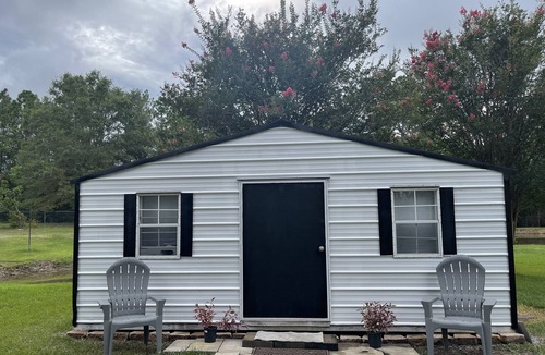 Gulfport House | Farmhouse charm + Bunkhouse. Hot tub. Outdoor TV.