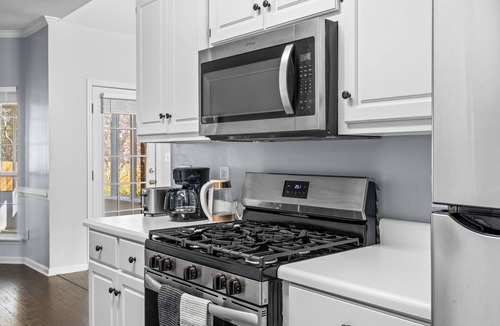Martinez House | Favor Home- Serene Spacious 3BR Near Augusta National, King Bed, Sleeps 8