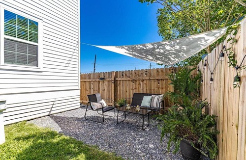 Tulane - Gravier House | Fenced backyard retreat steps from Tremé dining