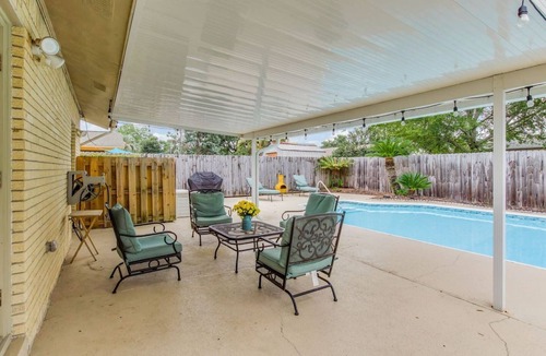 Northeast Pensacola House | Fenced Pool House w/Game Room, Beach 20m