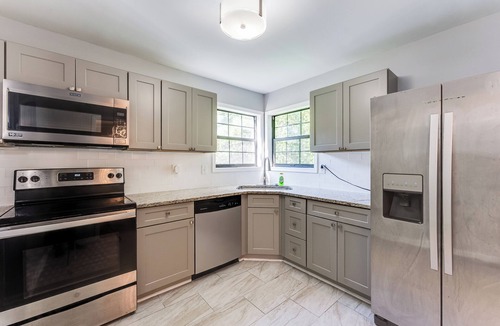 Stone Mountain House | MAJOR INTERNATIONAL SPORTING EVENT FRIENDLY VACATION HOME. GREAT FOR LARGE GROUPS