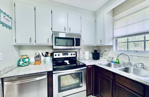 Milton House | Fins to the Right on Blackwater River - 35 mins to the Beach