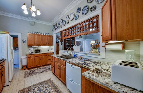 Tuscaloosa House | Firefly Garden - Urban family friendly Oasis near campus!