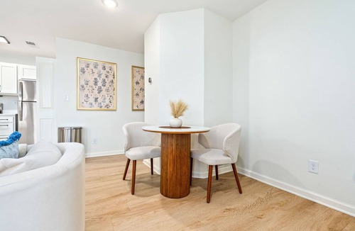 Auburn Condo | First Floor 3 BR Condo ~ Newly Renovated, Sleeps 8