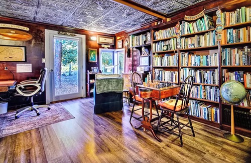 Interlachen House | Fish Tales Inn - Elegant Lakeside Whimsy