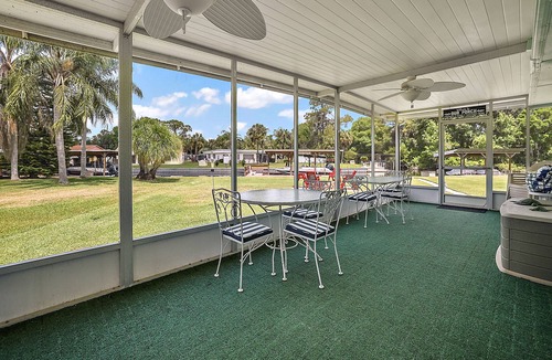 Plymouth House | Fisherman's paradise on Lake Eustis in Leesburg, FL on the Chain of Lakes
