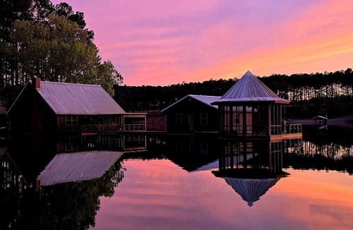 Clopton Cabin | Fisherman's Paradise on 120-acre Private Lake