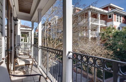 Baytowne Wharf Hotel | Fisherman's Village 245 at Sandestin by Destin Getaways