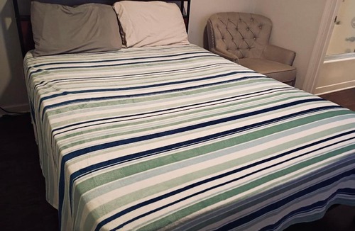 Pittsburgh House | Fletcher Street Hideaway Room 8 with Cozy Vibes