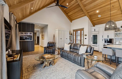 Winchester House | Four bedroom in United States of America, Winchester