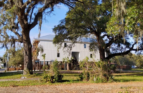 Biloxi House | Four Palms Unit A, 500ft to Beach, Walk 2 Casinos!