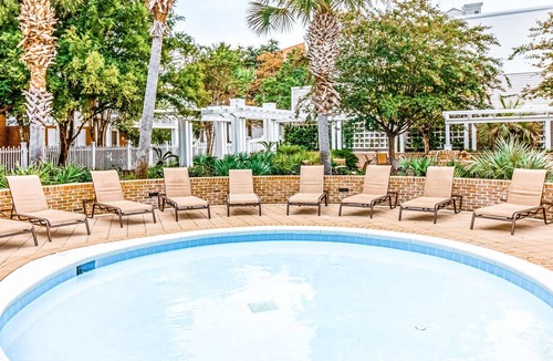 Baytowne Wharf Apartment | Fourth-floor studio with shared pool, fast WiFi, washer&dryer, & central AC