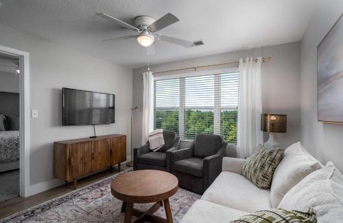 Tuscaloosa Apartment | Fourth & River - Top-Floor condo with River Views - 3 King Suites