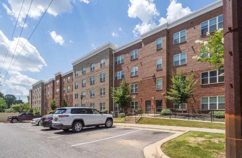 Tuscaloosa Apartment | Fourth & River - Top-Floor condo with River Views - 3 King Suites