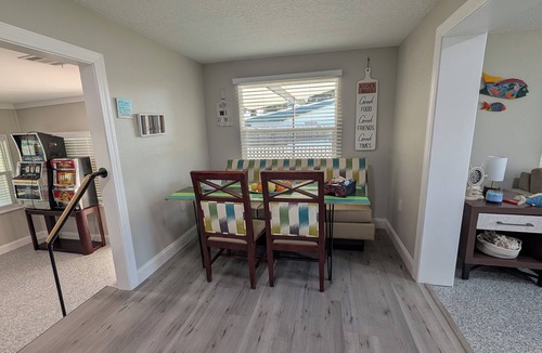 Satsuma House | FREE Boat to use-Fish from the TIKI outback-Dock your boat on canal-Pets OK-4 Br