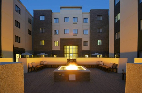 Little Rock Medical District Condo | Free Breakfast Buffet. Close to Medical Center. Good for Groups!