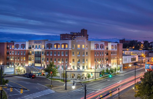 Montgomery Condo | Free Breakfast. Outdoor Pool. Gym. King Suite. Great for Business Travelers!