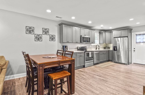 Lookout Valley Neighborhood Association House | Free Ruby Falls Ticket & More -Fenced yard-Dogs -1 mile The Venue-10 min to Chattanooga-Lookout Mtn