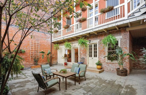 French Quarter Apartment | French Quarter 3 Bedroom Condo with Balcony