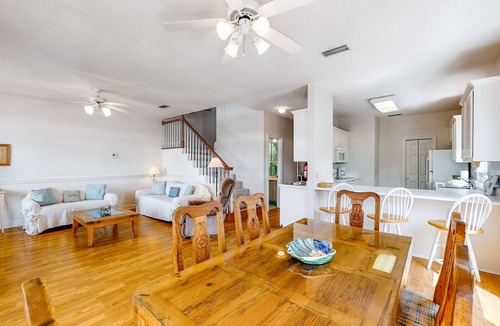 Audubon Place Condo | Friendly Duplex w/Full Kitchen, Central AC, Washer/Dryer, & High-Speed WiFi!