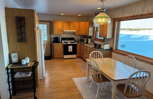 Barbeau House | Front Row Seat to Great Lakes Freighters: The Rock Cut Retreat