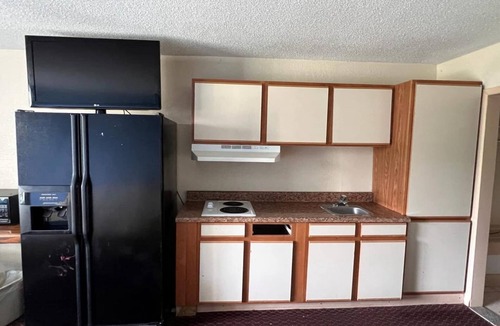 Milledgeville Apartment | Full Bed Non-Smoking