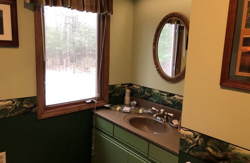 Mayfield Bed & Breakfast | Full Kitchen - Home Theater Room - Kayaks - Outdoor Jacuzzi -Near Traverse City
