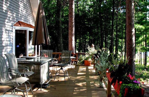 Mayfield Apartment | Full Kitchen - Kayaks - outdoor Jacuzzi - on Lake Dubbonet- near Traverse City