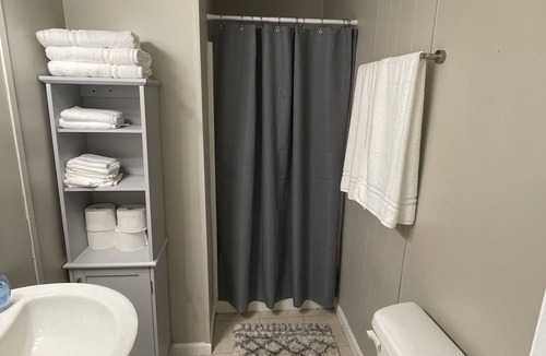 Tuscaloosa House | Full time rental 4 bedrooms and 2 baths.House is located 1 mile from UA campus.