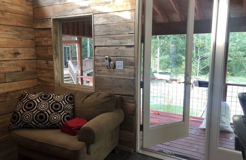 Biloxi Cabin | Fun Bunkhouse located right on the River