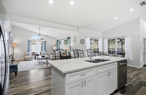 Palm Harbor House | Fun in the Sun Retreat | 3BR Pool Home | Dog Friendly | Minutes to Beach | Palm Coast