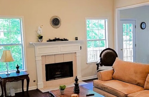 Newnan House | Furnished Private Suites for Traveling Nurses & Professionals, Newnan, GA