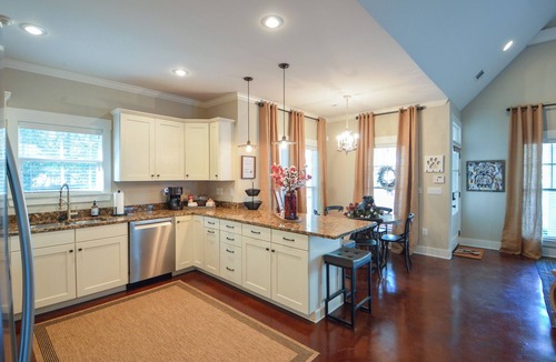 Starkville House | Game Day, 3 Min Walk Downtown, King Beds, Smart Tvs, FirePit