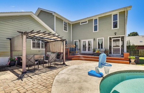 Mary Esther Cottage | Game Room, Private Pool! Family Gem in Mary Esther