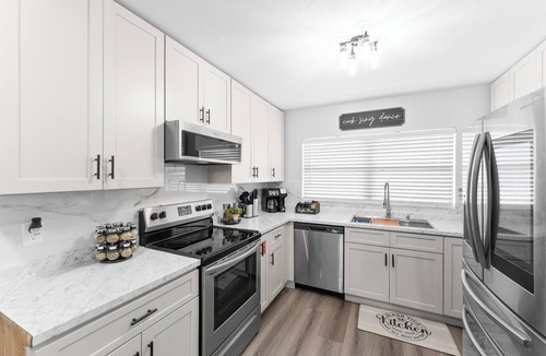 Mount Dora House | Game Room Retreat Fire Pit 5 Min to Downtown