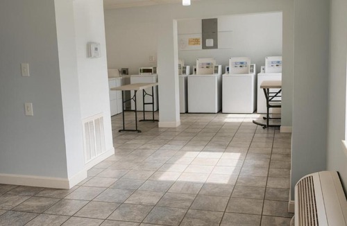 Baton Rouge Apartment | Gated 2 Double Beds Studio with Full Kitchen 106