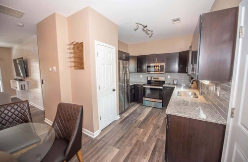 Southwestern House | Gated Atlanta Modern Home with 7 beds B