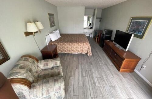 Lake City Hotel | Gateway Inn