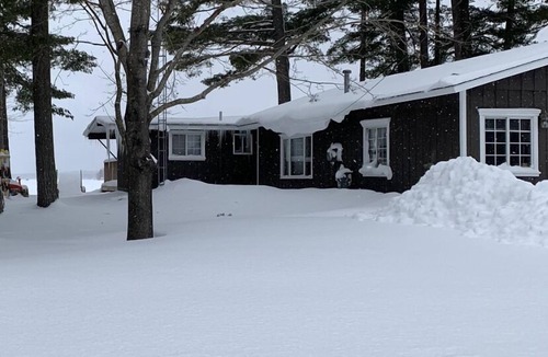 Gaylord Cottage | Gaylord-Otsego Fall- 2026. Rent 2 nights- 2 nights free.