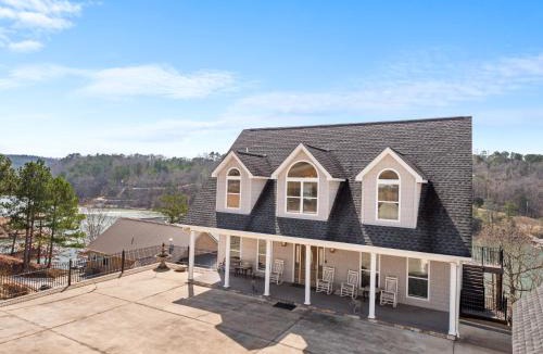 Cullman House | Generations Cove - Welcome To Your Perfect Lakefront Getaway!