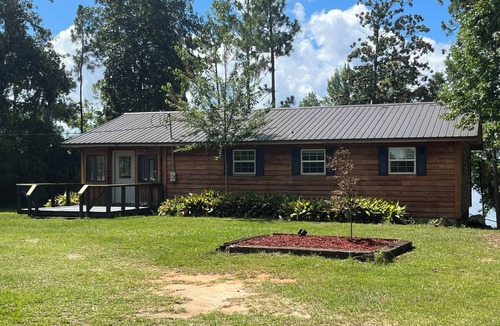 Donalsonville House | Georgia Lake House Retreat